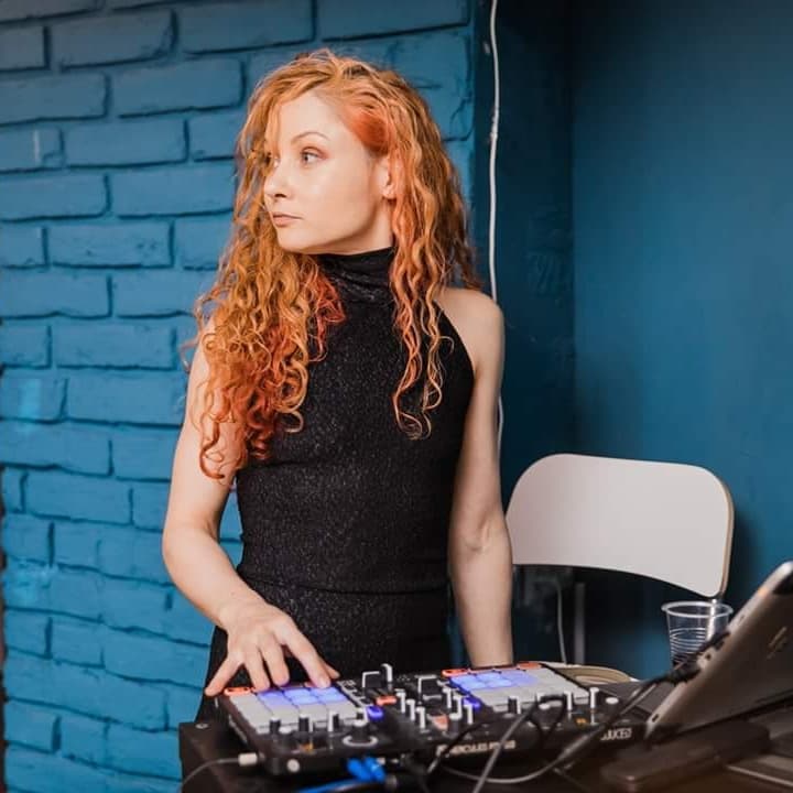 DJ Anna Neum